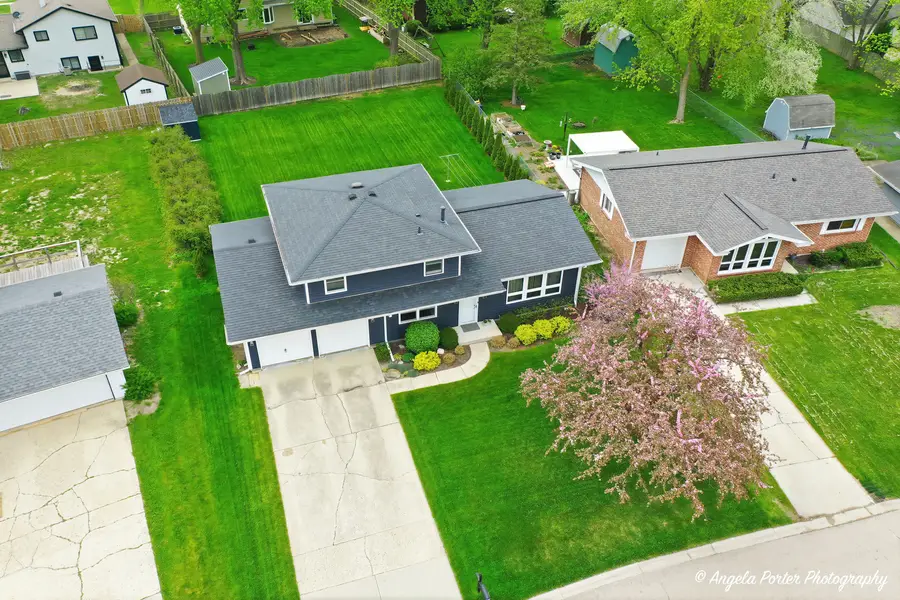 412 Surrey Lane, Lindenhurst, IL 60046 - #2