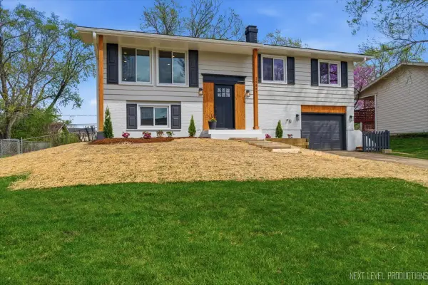 2S067 Beaumont Lane, Lombard, IL 60148