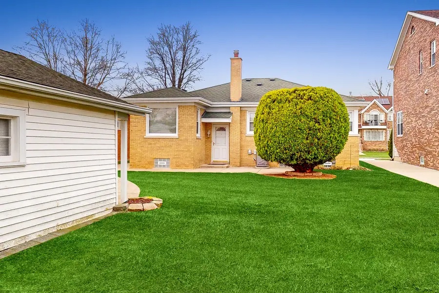 1821 Buckingham Avenue, Westchester, IL 60154 - #2