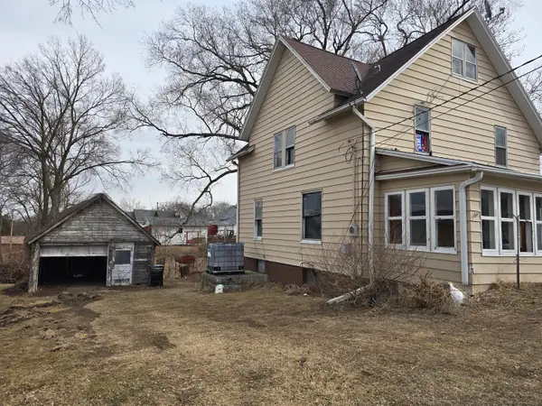302 N Bluff Street, Albany, IL 61230