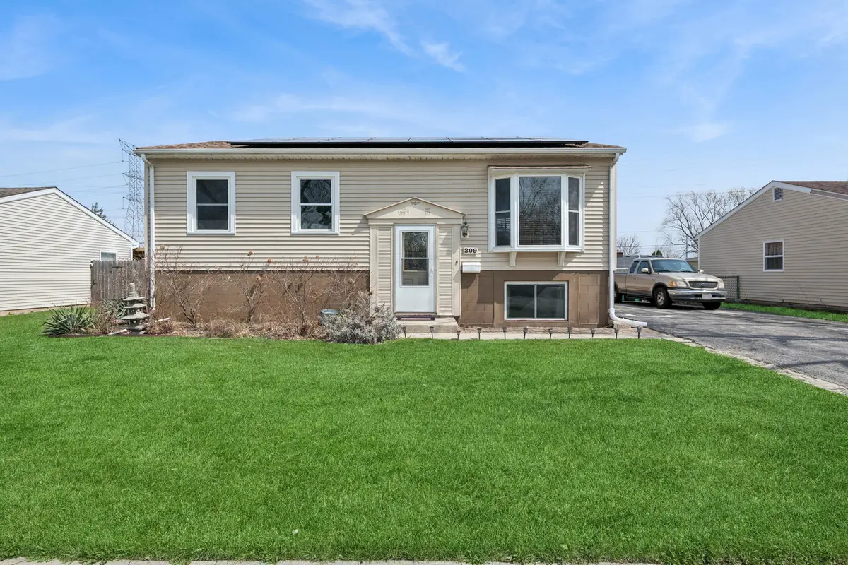 209 Nippert Avenue, Romeoville, IL 60446 - #1