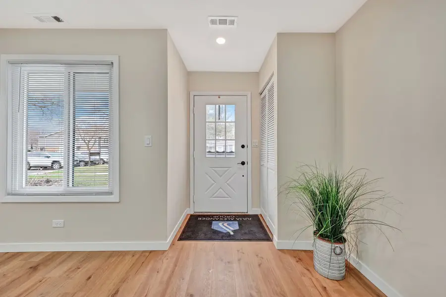 1007 Cleveland Court, Vernon Hills, IL 60061 - #3