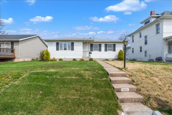 1413 30th Avenue, Moline, IL 61265