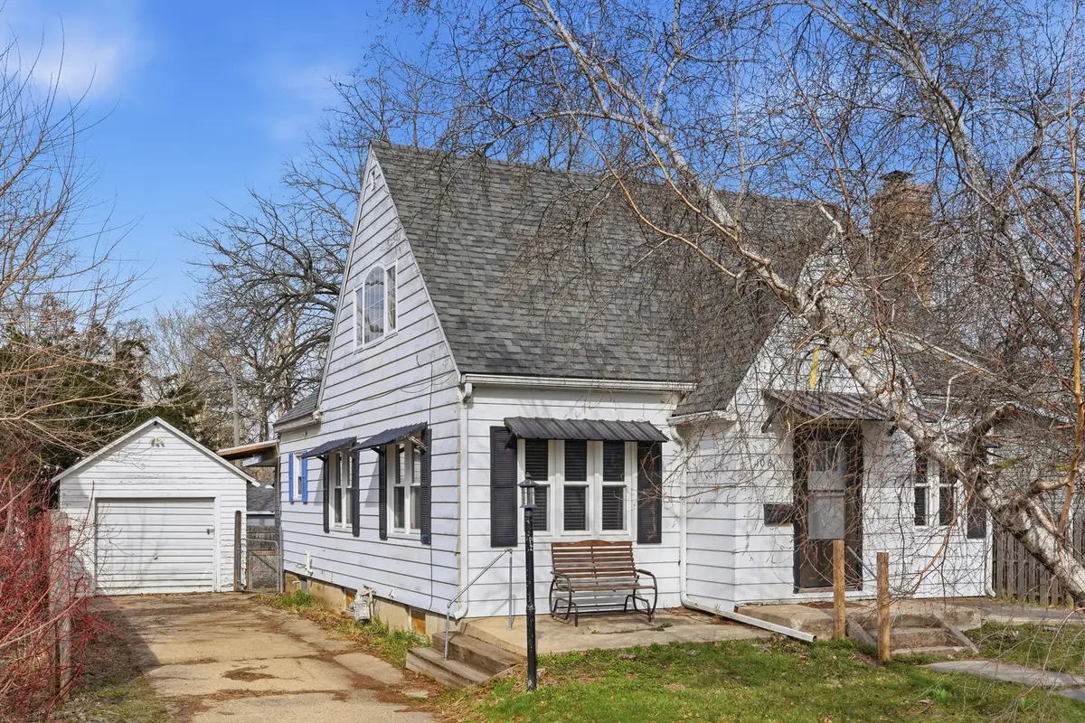 106 S Mulberry Street, Mount Morris, IL 61054 - #1