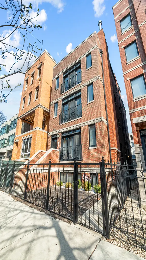 912 W Fletcher Street #2, Chicago, IL 60657 - #1