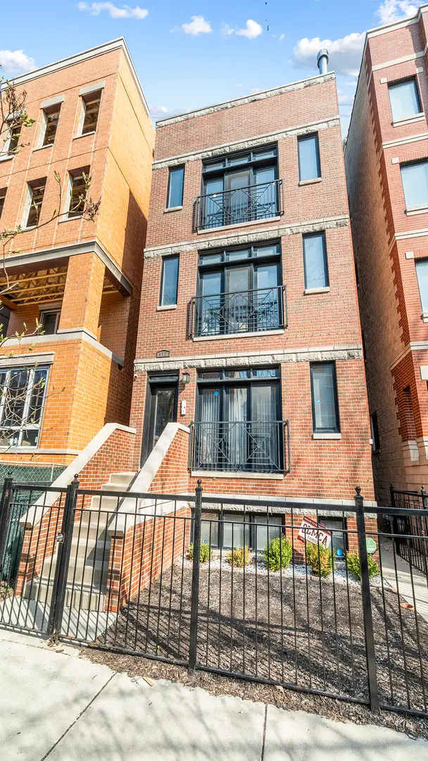 912 W Fletcher Street #2, Chicago, IL 60657 - #3