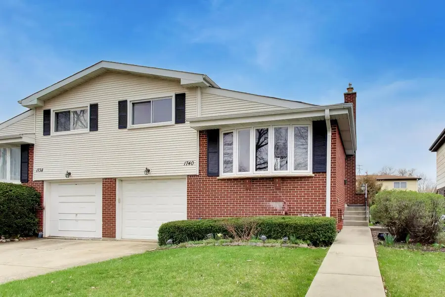 1740 N Drury Lane, Arlington Heights, IL 60004 - #2