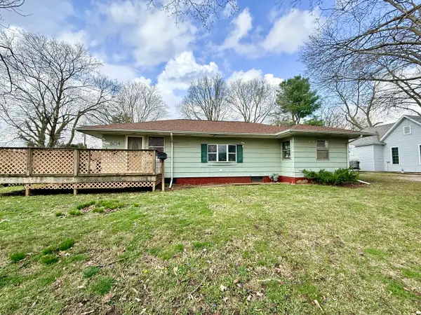 604 E Center Street, Monticello, IL 61856