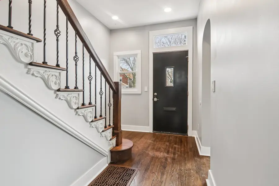 3713 W Wabansia Avenue, Chicago, IL 60647 - #3