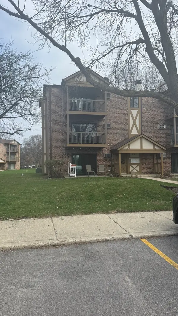 811 S Dwyer Avenue #E, Arlington Heights, IL 60005