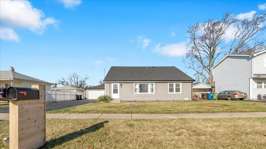 8738 Newland Avenue, Oak Lawn, IL 60453 - #2