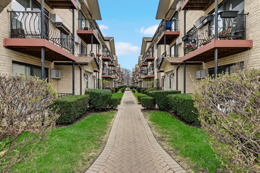 5159 N East River Road #110E, Chicago, IL 60656 - #2