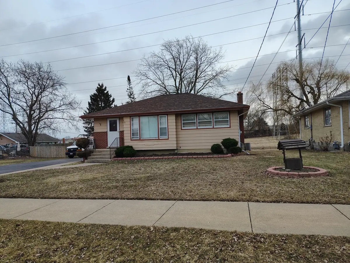 2617 W Greenwood Avenue, Waukegan, IL 60087 - #1