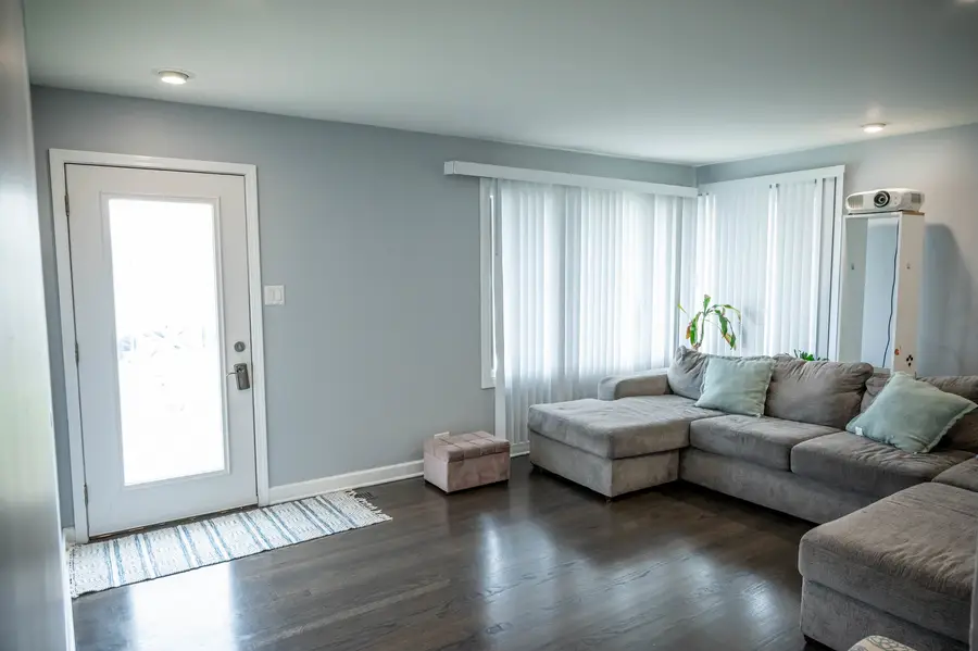 340 E Drake Avenue, Addison, IL 60101 - #3