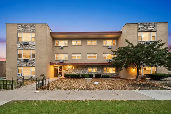 415 S Maple Avenue #202, Oak Park, IL 60302