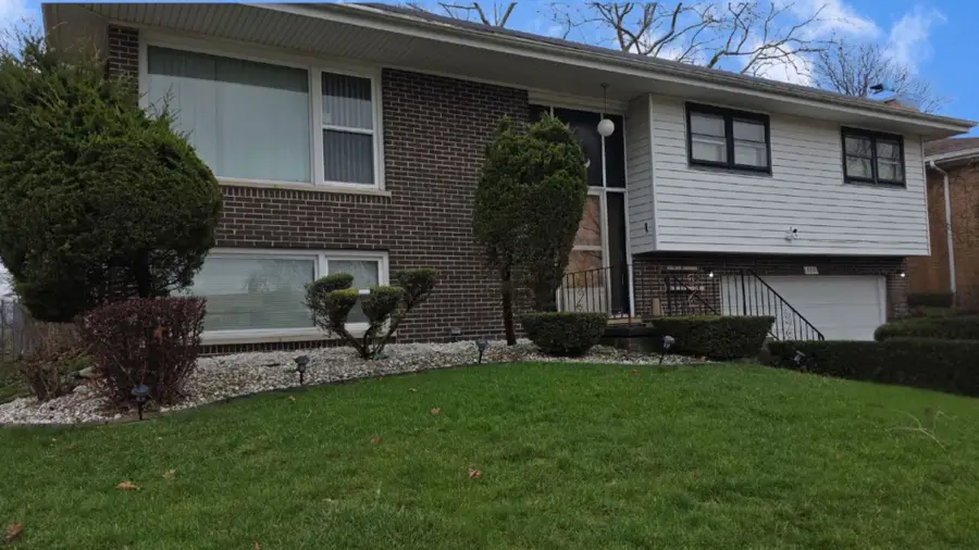 539 E 169th Street, South Holland, IL 60473 - #2