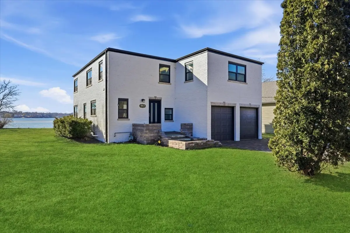 297 E Lakeview Avenue, Round Lake Beach, IL 60073 - #1