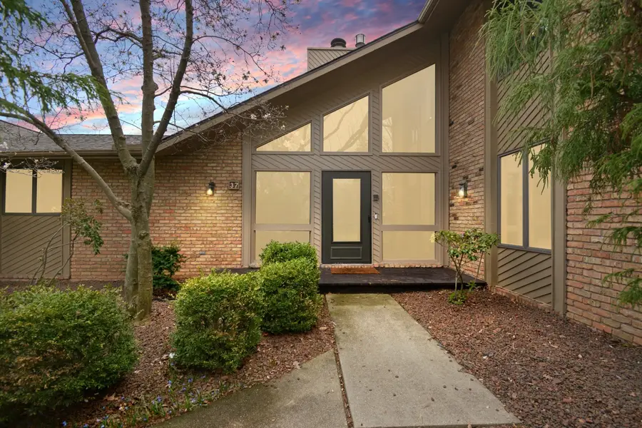 37 Pendleton Way, Bloomington, IL 61704 - #3