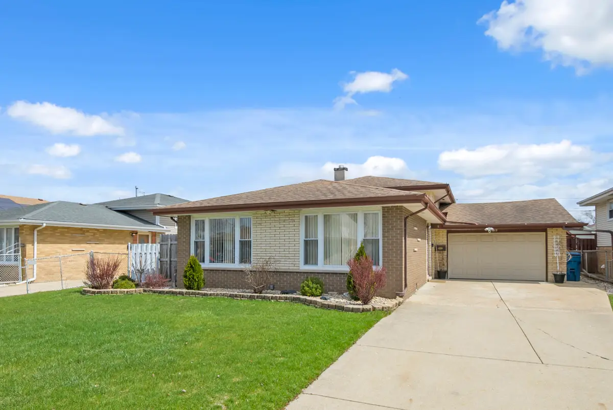 8037 Mcvicker Avenue, Burbank, IL 60459 - #1