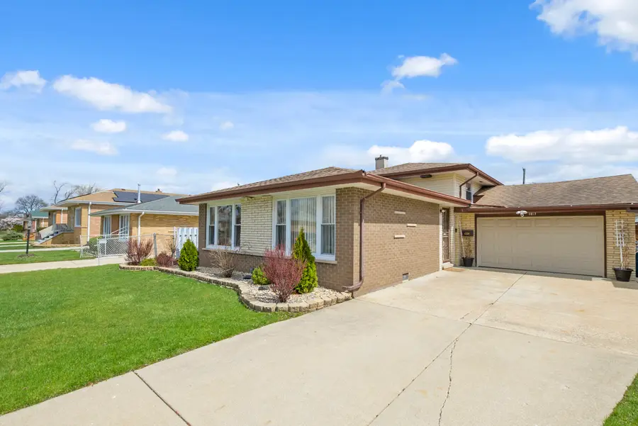 8037 Mcvicker Avenue, Burbank, IL 60459 - #2