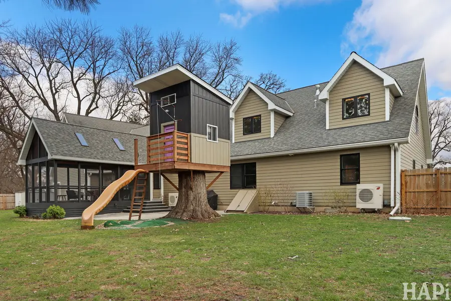 4321 Lakewood Road, McHenry, IL 60050 - #2