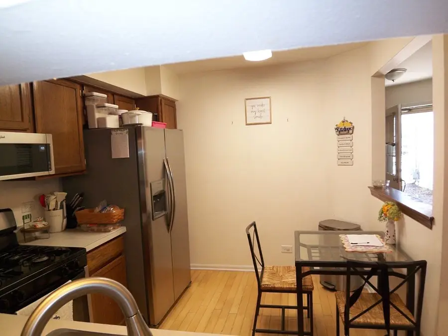 1069 Talbots Lane #105, Elk Grove Village, IL 60007 - #3