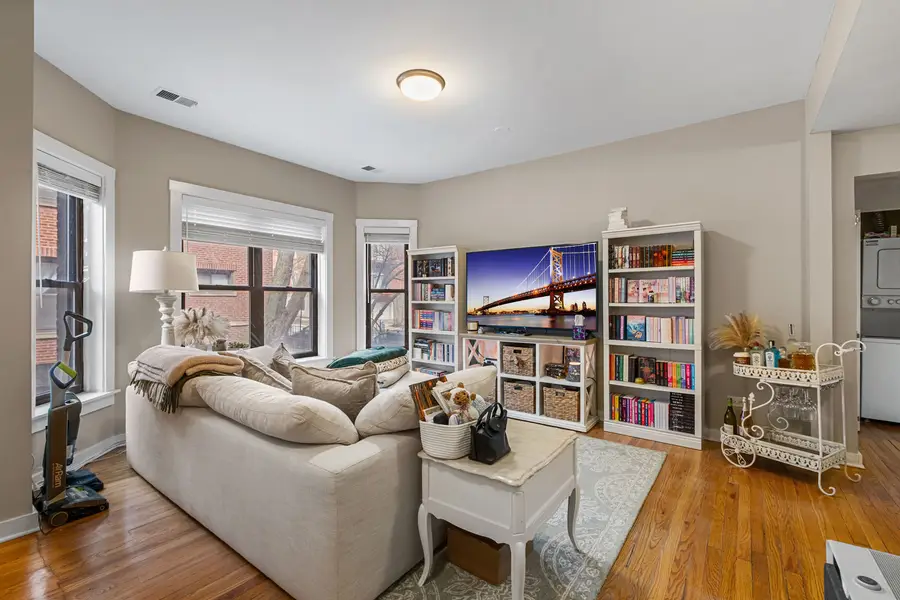 901 W Cornelia Avenue #1N, Chicago, IL 60657 - #3