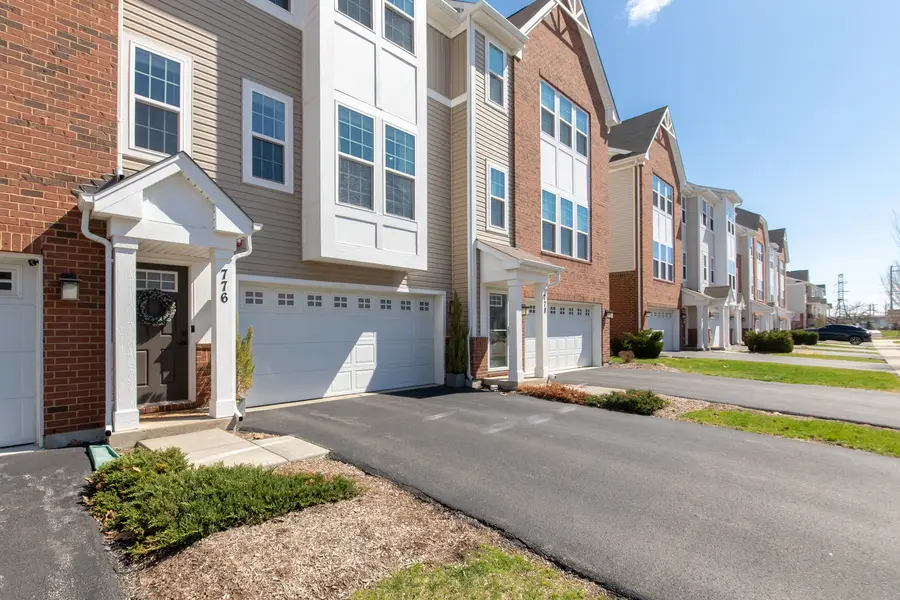 776 Rockwell Lane, Des Plaines, IL 60016 - #2