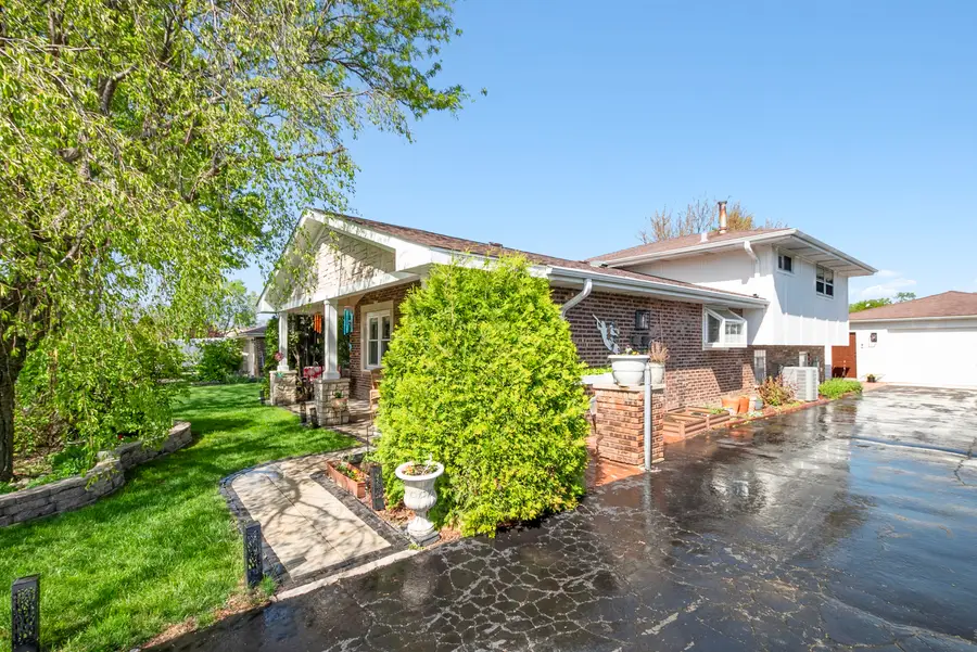 7437 Garden Lane, Justice, IL 60458 - #2