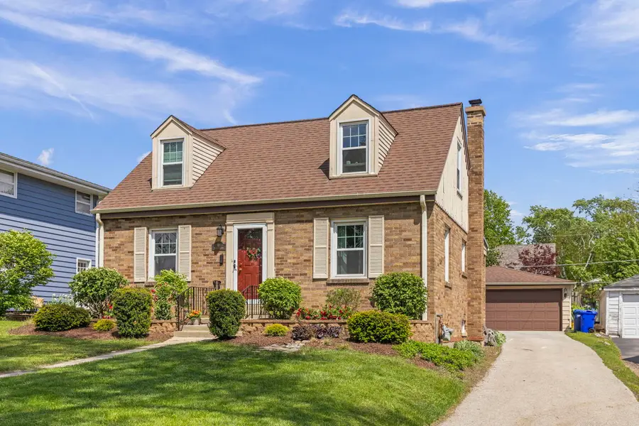 919 N President Street, Wheaton, IL 60187 - #2