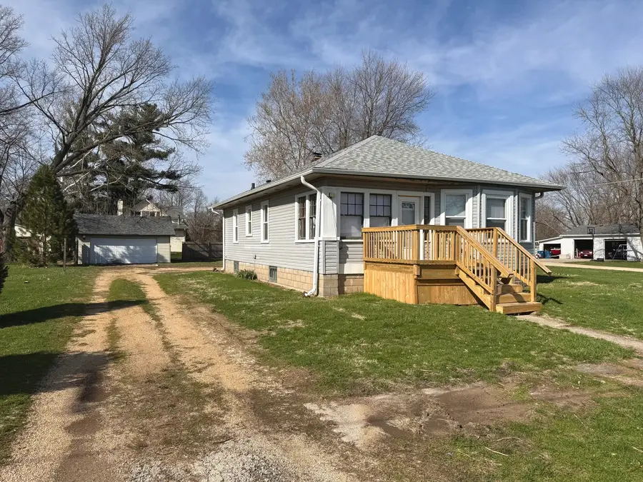 302 W Division Street, Amboy, IL 61310 - #3