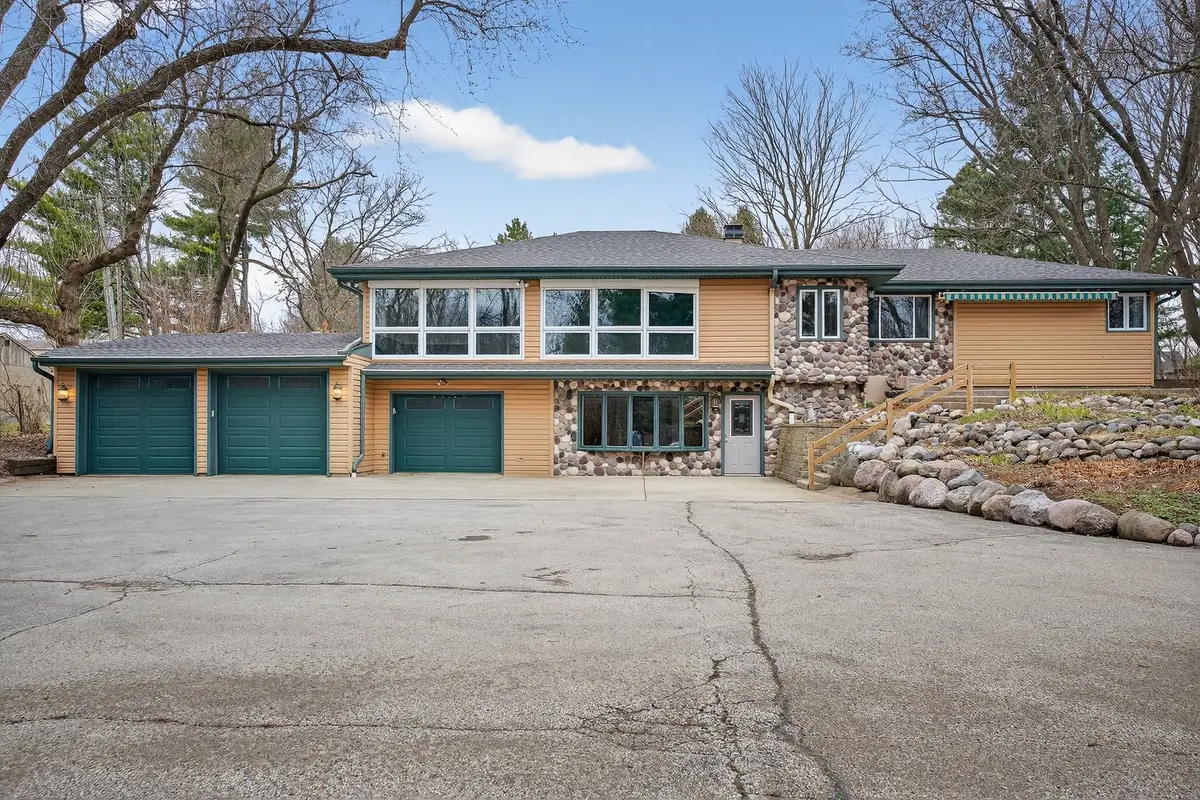 38W042 Silver Glen Road, Saint Charles, IL 60175 - #1