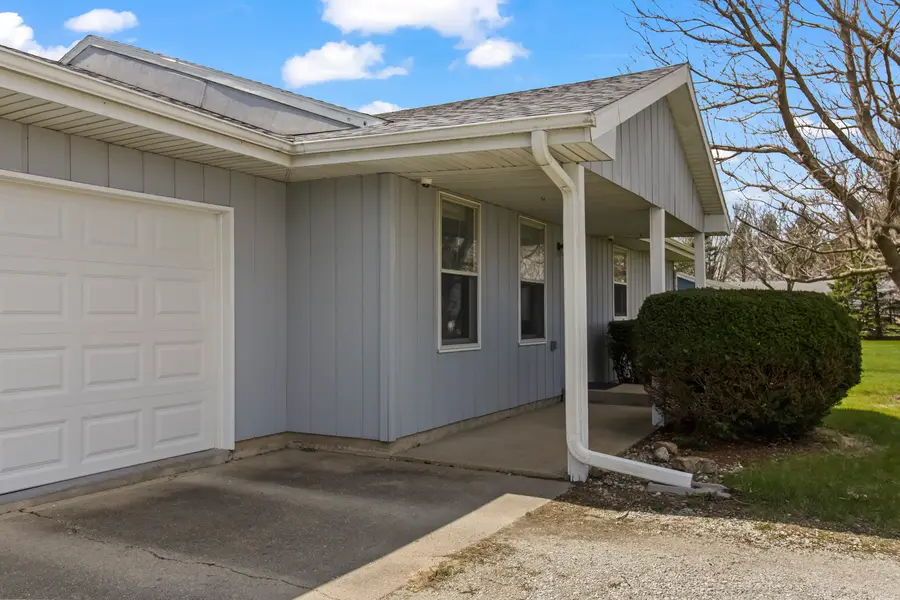 812 W 3rd Street, Gilman, IL 60938 - #2