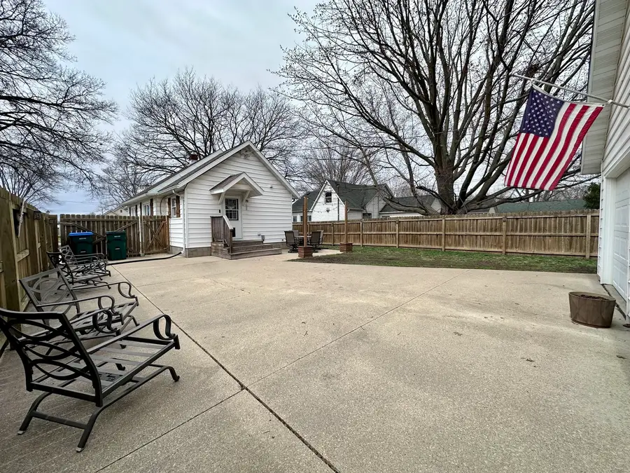 517 14th Avenue, Rock Falls, IL 61071 - #2