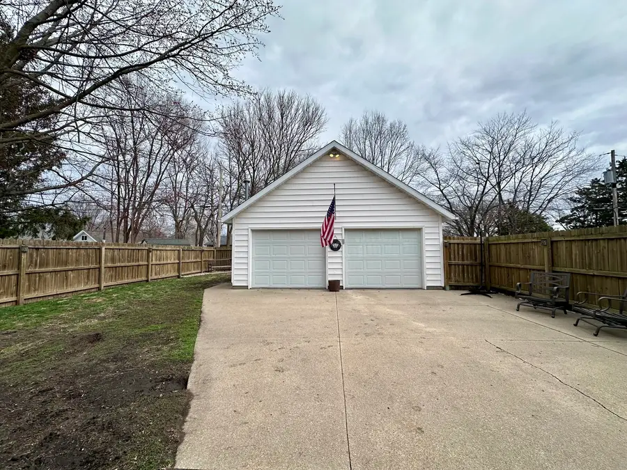 517 14th Avenue, Rock Falls, IL 61071 - #3