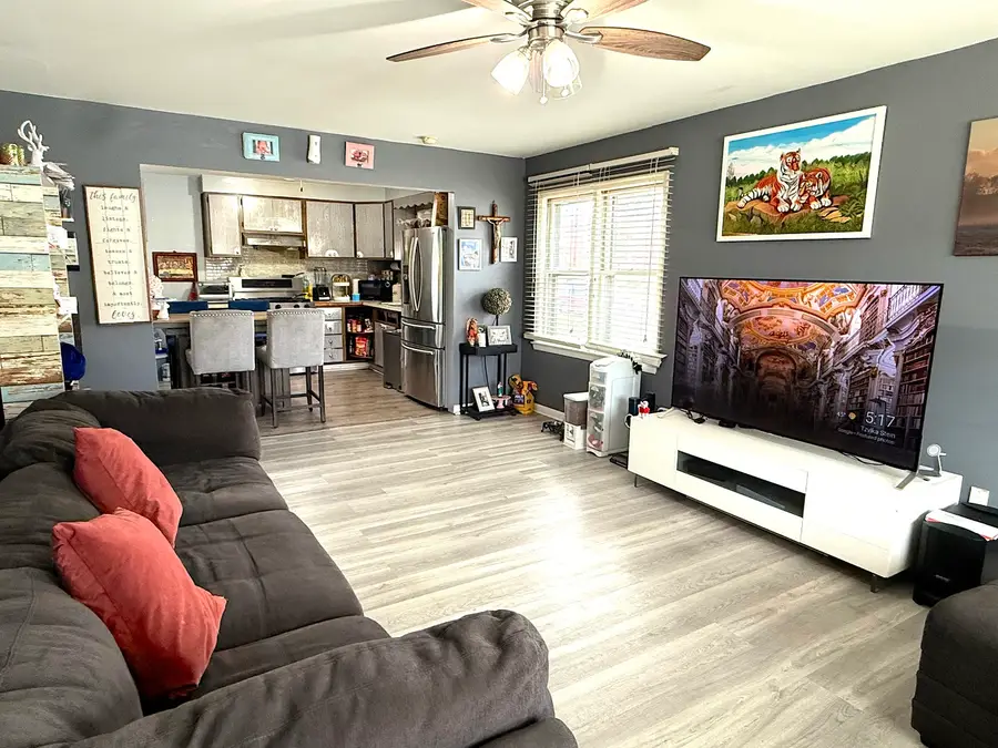 617 Mckinley Avenue, Mundelein, IL 60060 - #3