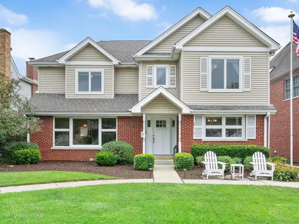 871 S Chatham Avenue, Elmhurst, IL 60126