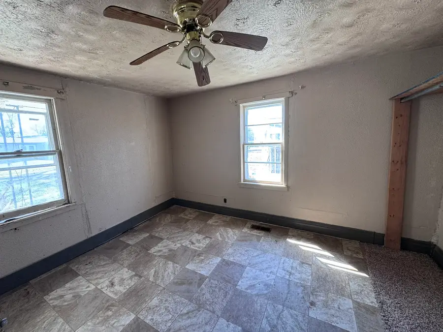 712 Rhodes Street, Centralia, IL 62801 - #3