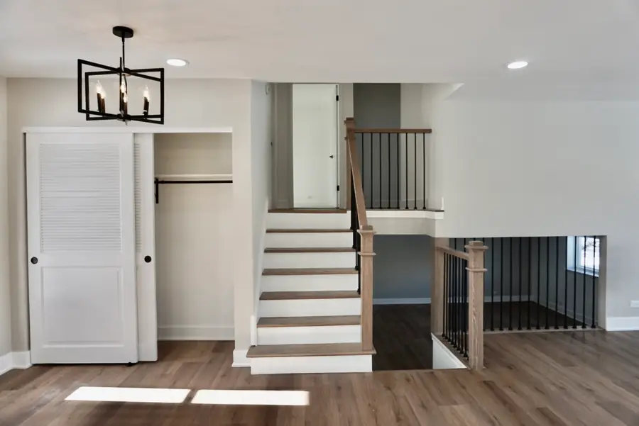 2018 E Ivy Lane, Mount Prospect, IL 60056 - #2