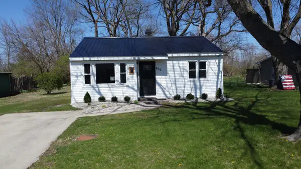 850 E Locust Street, Watseka, IL 60970