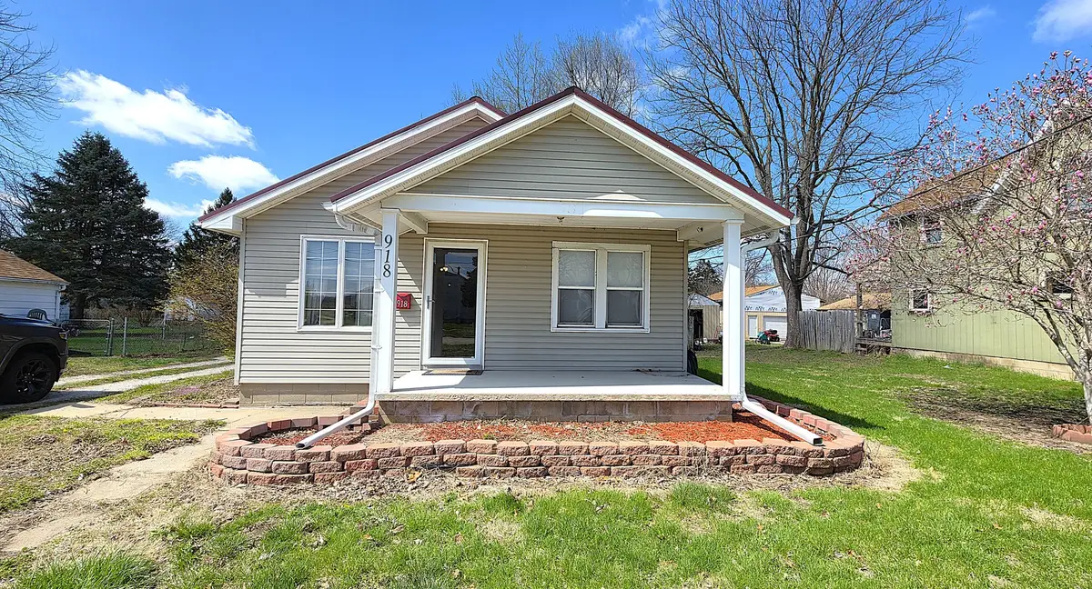 918 N Farnham Street, Galesburg, IL 61401 - #1