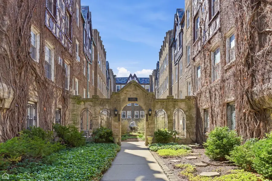 2331 W Farwell Avenue #3N, Chicago, IL 60645 - #2