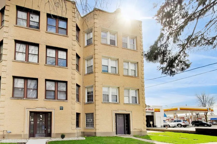 4015 N Mozart Street, Chicago, IL 60618 - #3