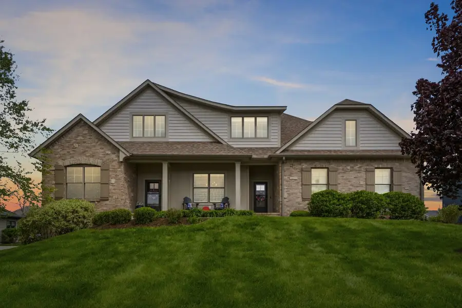 6858 Grover Station, Bettendorf, IA 52722 - #2