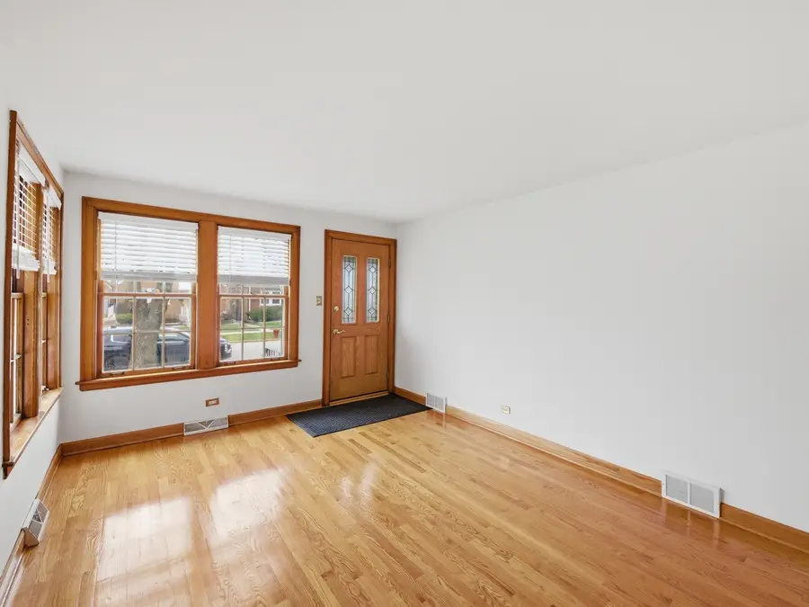 5435 S Newcastle Avenue, Chicago, IL 60638 - #3