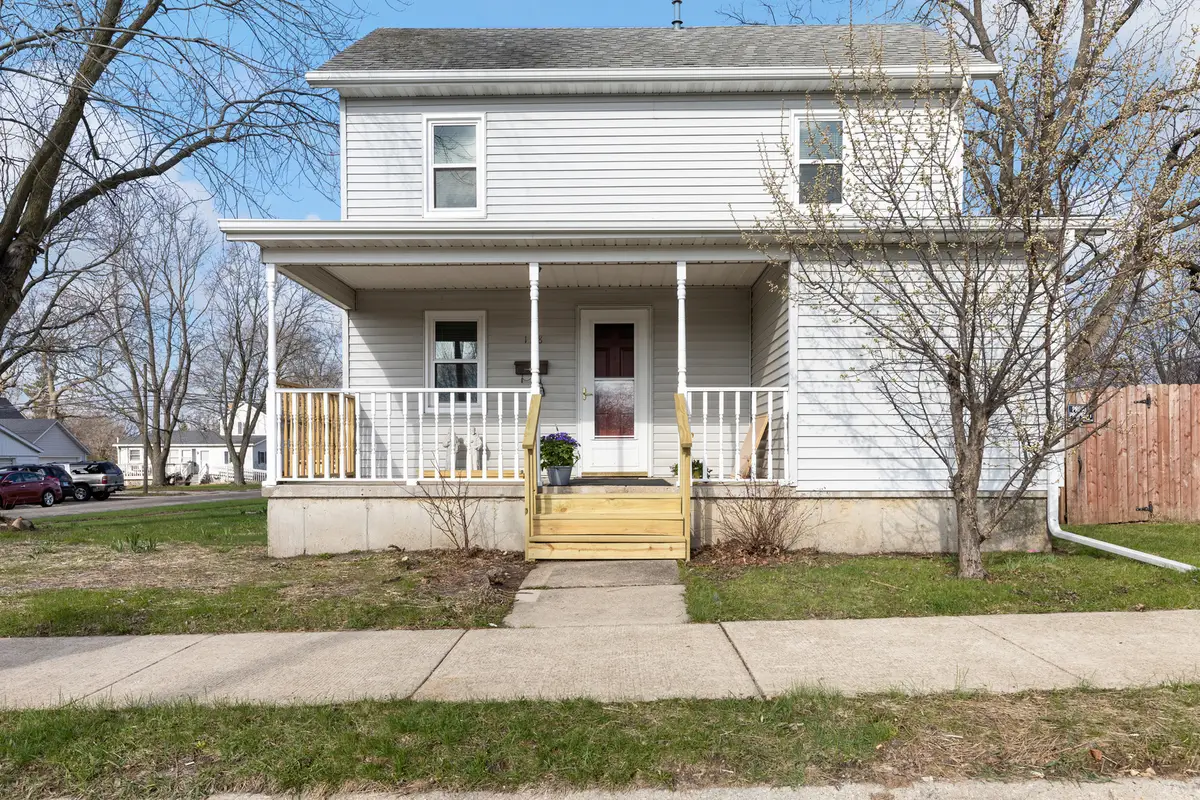 128 S 8th Street, Rochelle, IL 61068 - #1