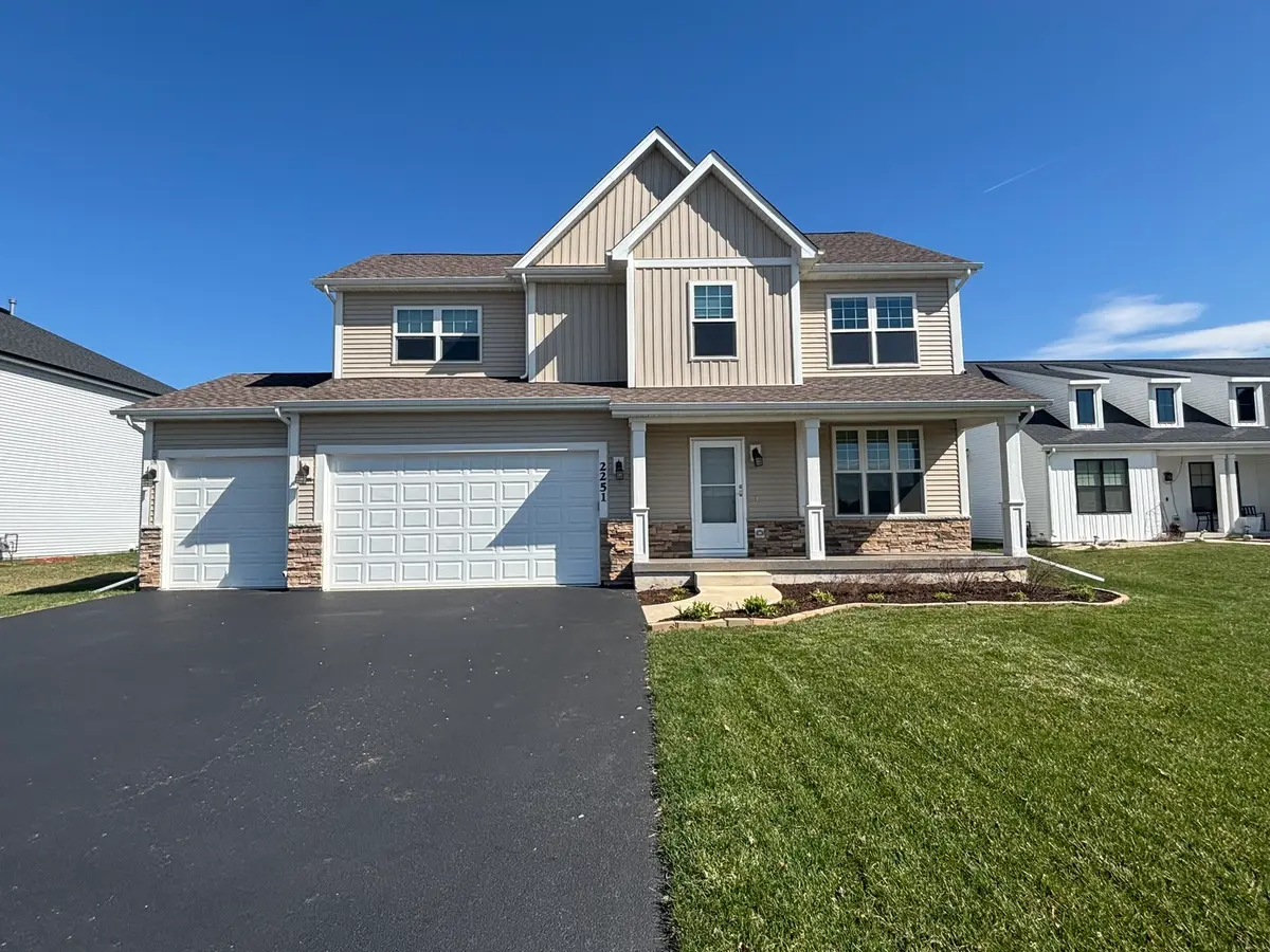 2251 Coventry Circle S, Sycamore, IL 60178 - #1