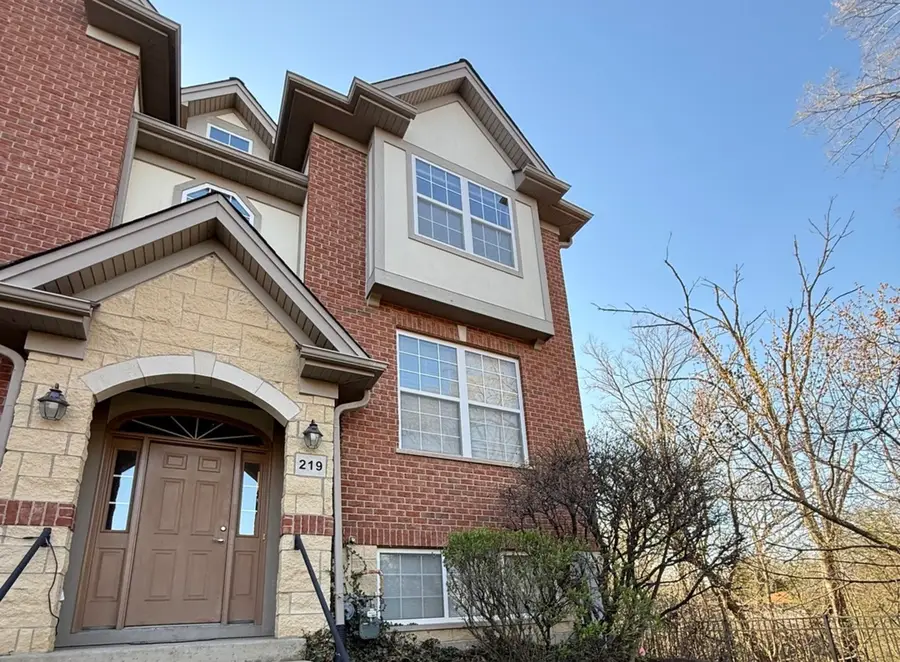 219 Riverfront Drive, Mount Prospect, IL 60056 - #2