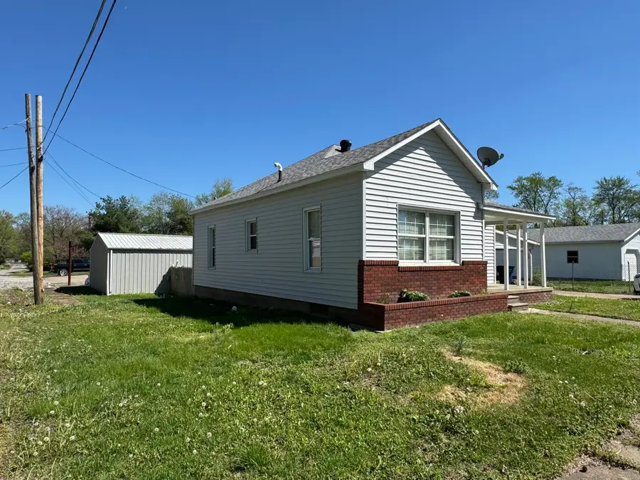 802 S Jefferson Street, West Frankfort, IL 62896 - #2