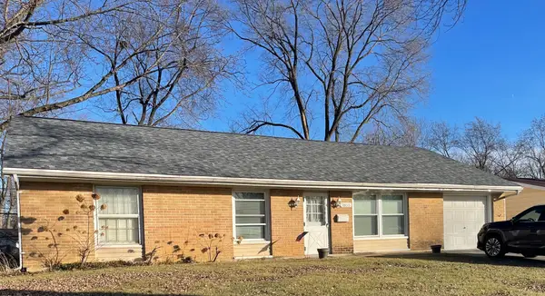 7855 Kensington Lane, Hanover Park, IL 60133